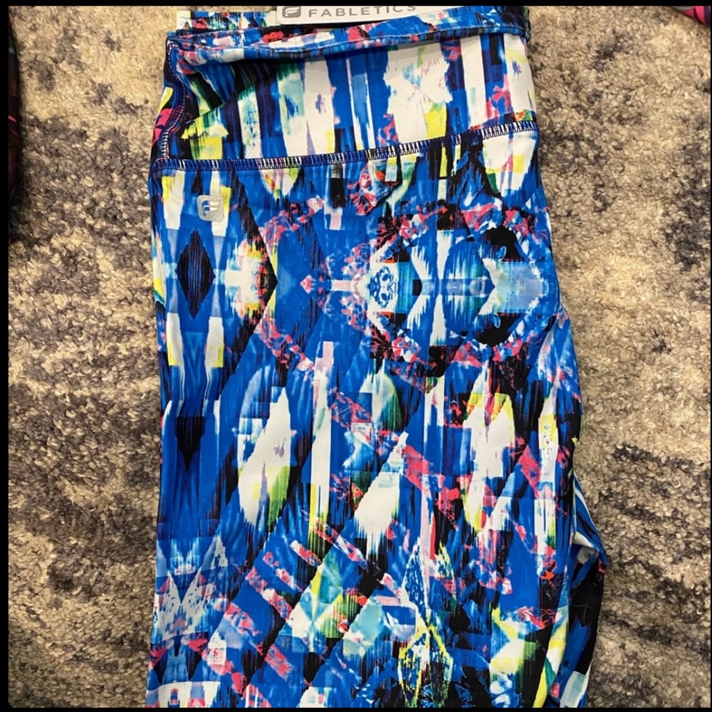 NWT Medium capris